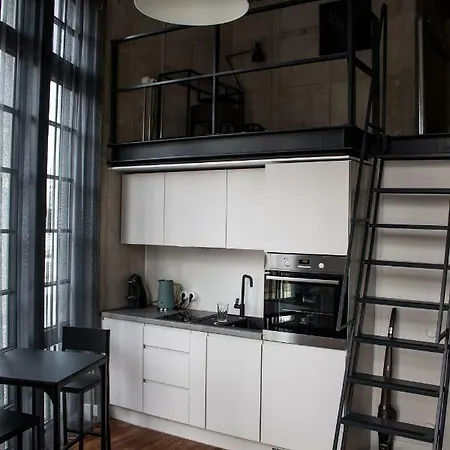 아파트 Modern Loft Close To The City Center *